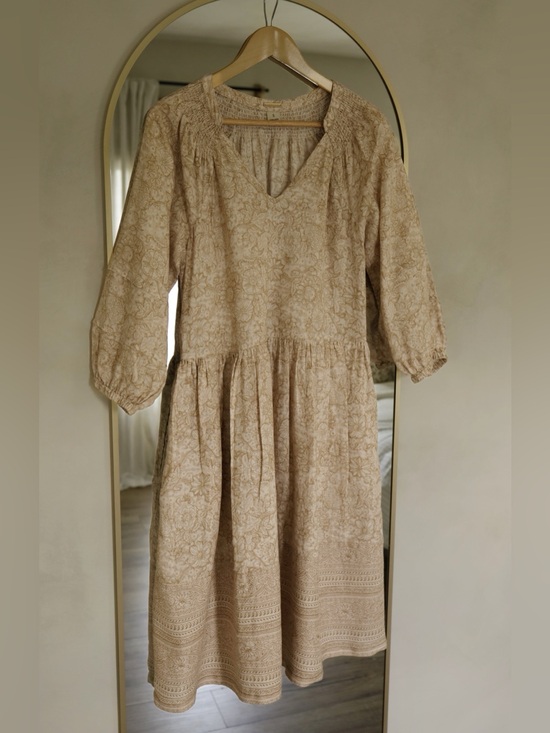 Source Unknown Dresses & Skirts - 100% Linen Beige Floral Dress